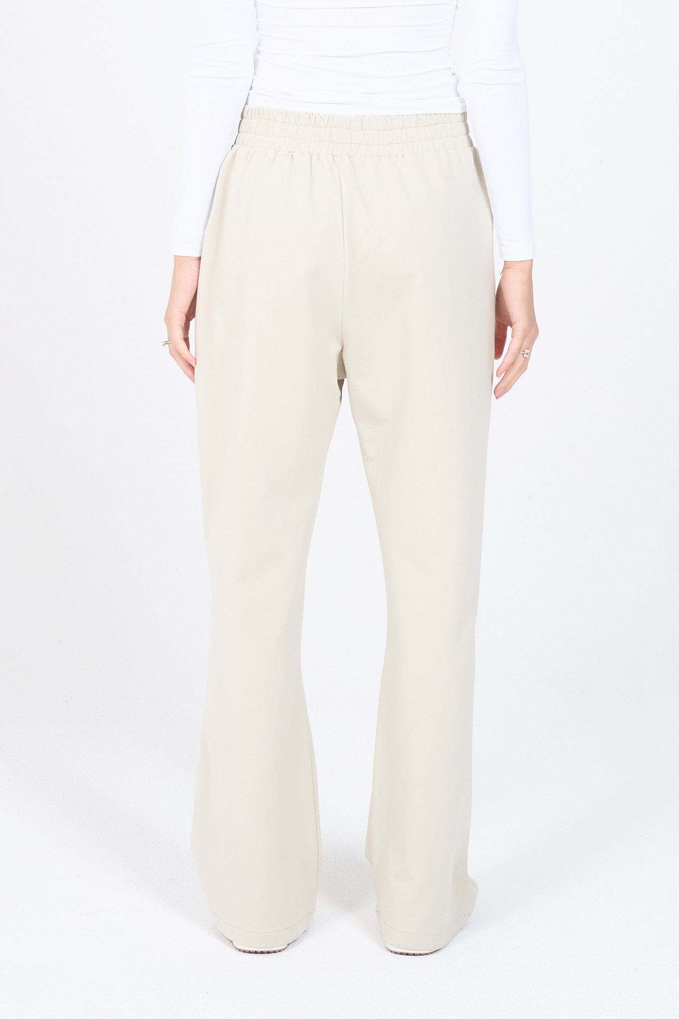 Relaxed Wide-Leg Pants