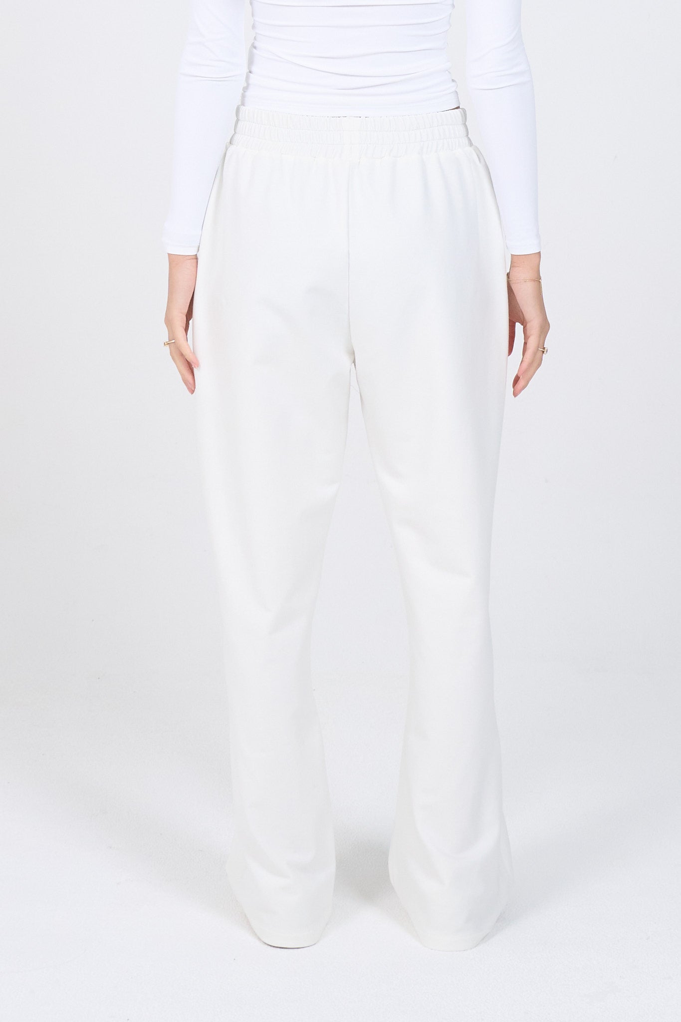 Relaxed Wide-Leg Pants